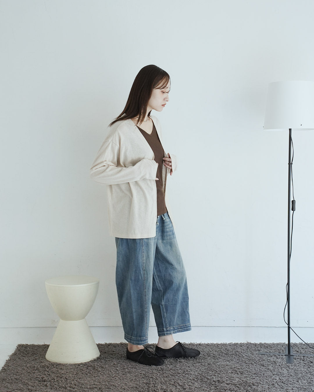 どんな季節でも重宝する!綿スラブカーデ