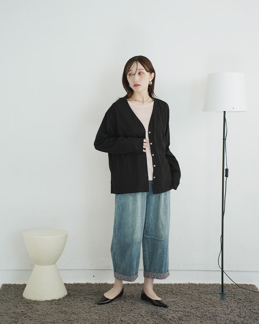 どんな季節でも重宝する!綿スラブカーデ