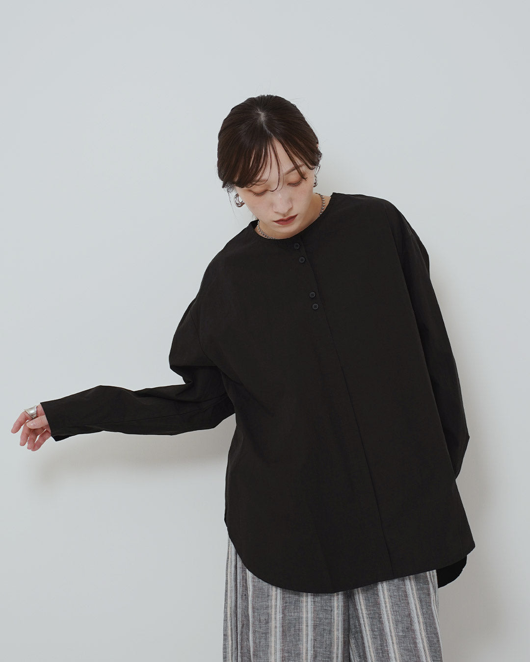 体系隠しゆったりシルエットブラウス