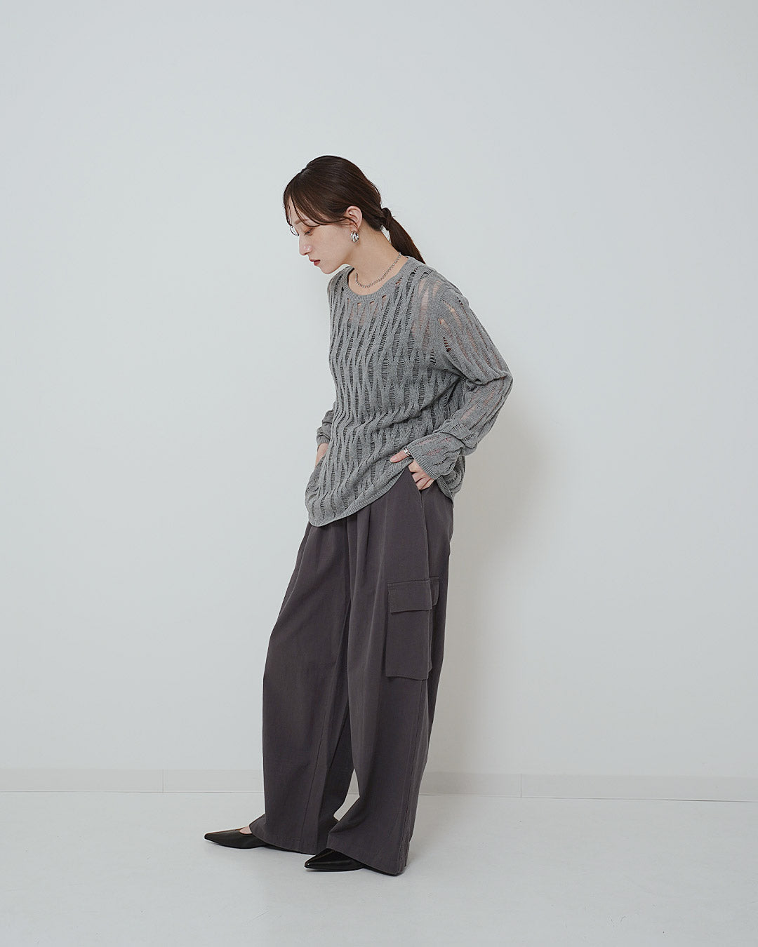 メッシュ編みクールネックニット
