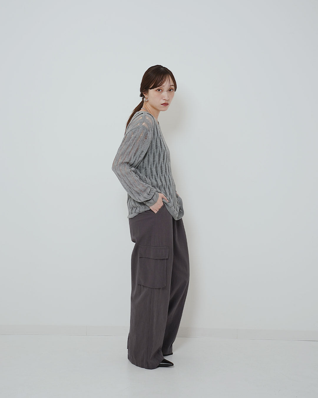 メッシュ編みクールネックニット