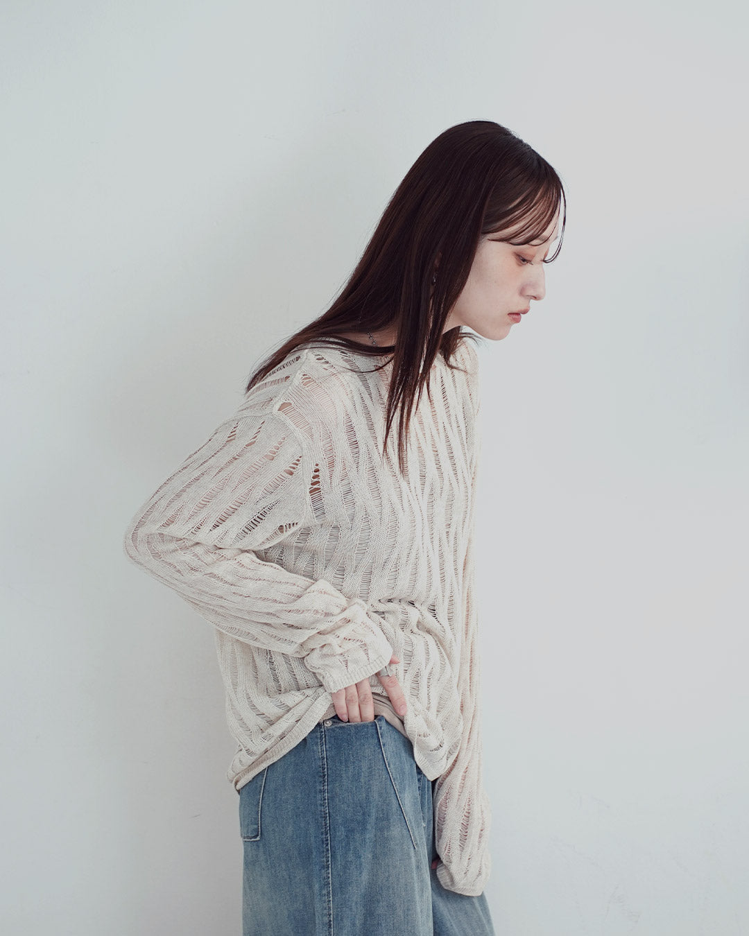 メッシュ編みクールネックニット