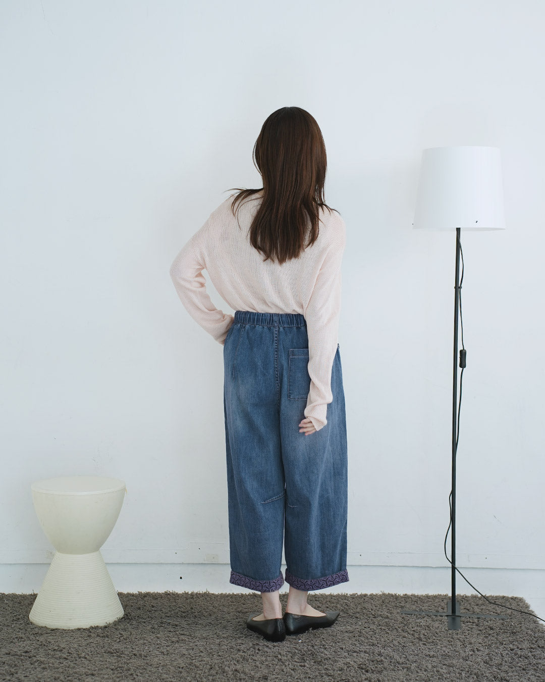 裾ワンポイントゆったりデニムパンツ
