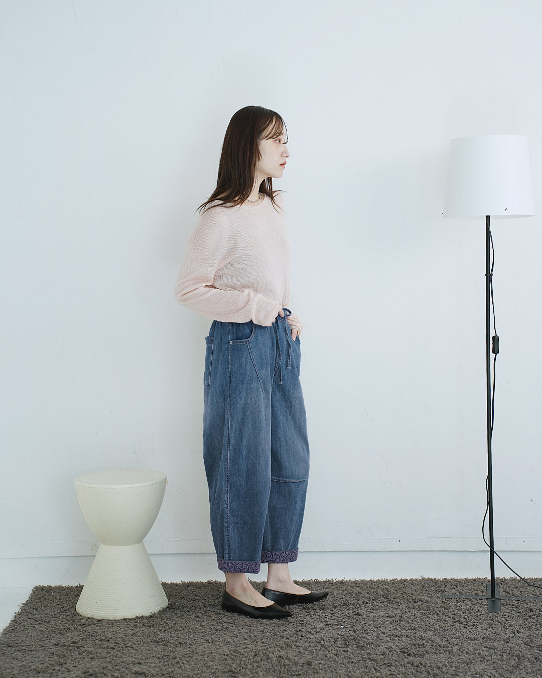 裾ワンポイントゆったりデニムパンツ