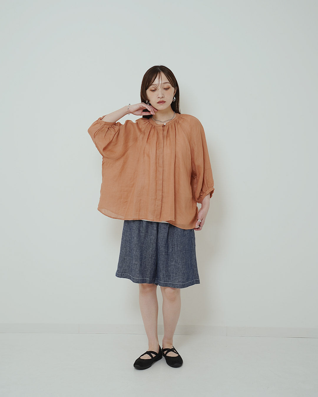 シャーリングエアリーブラウス