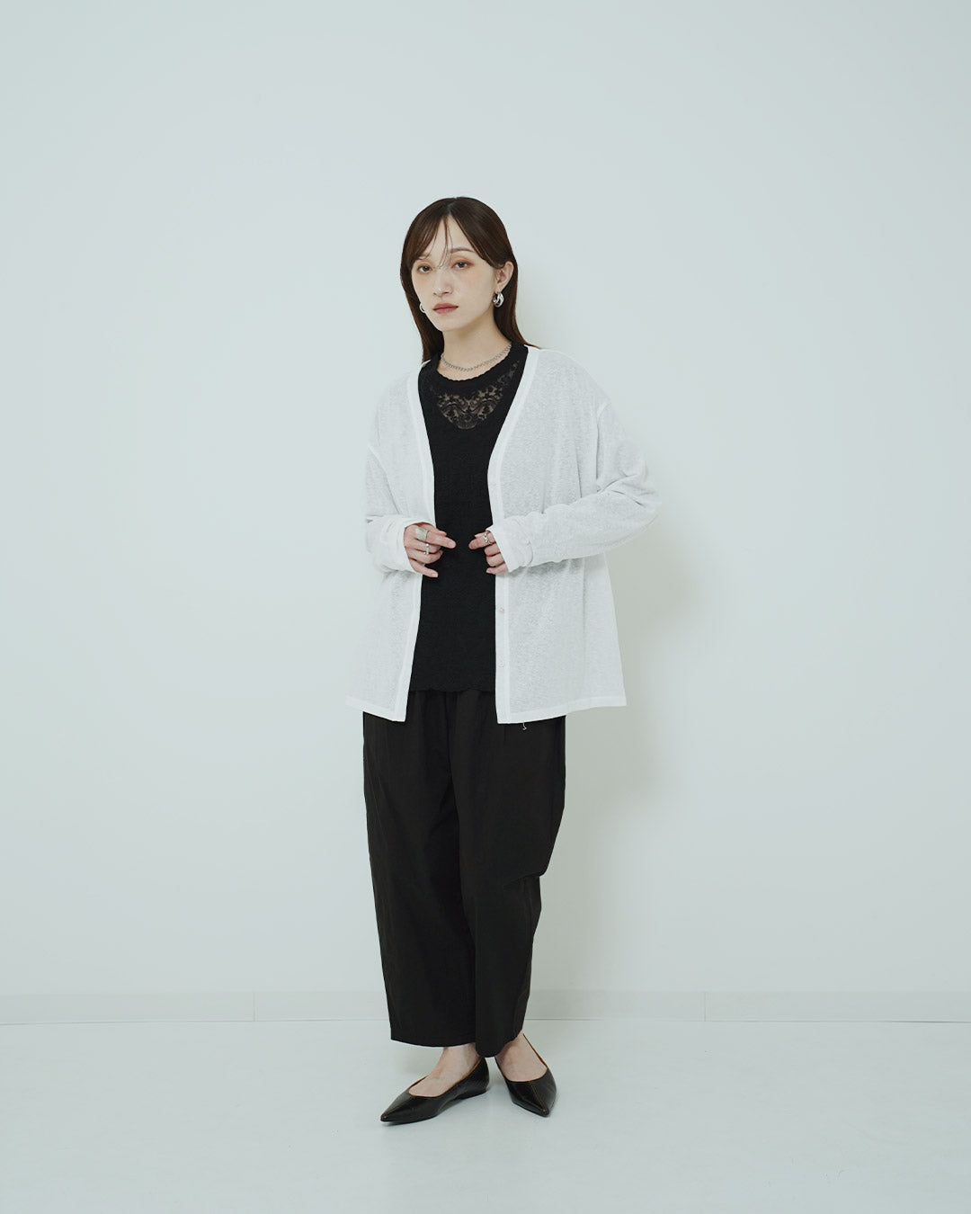 どんな季節でも重宝する!綿スラブカーデ