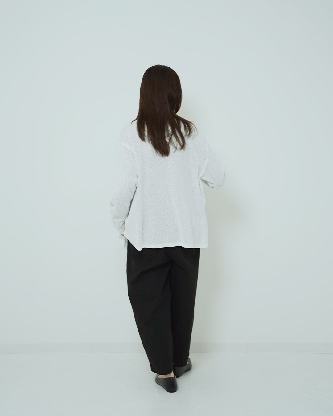 どんな季節でも重宝する!綿スラブカーデ