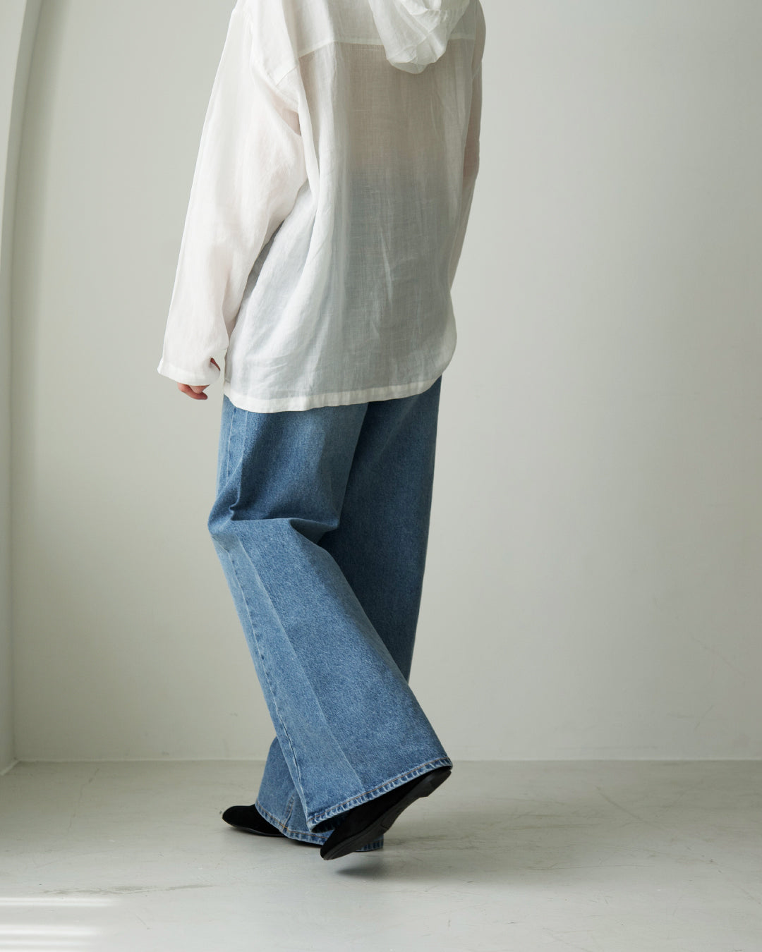 カーブシームデニムパンツ