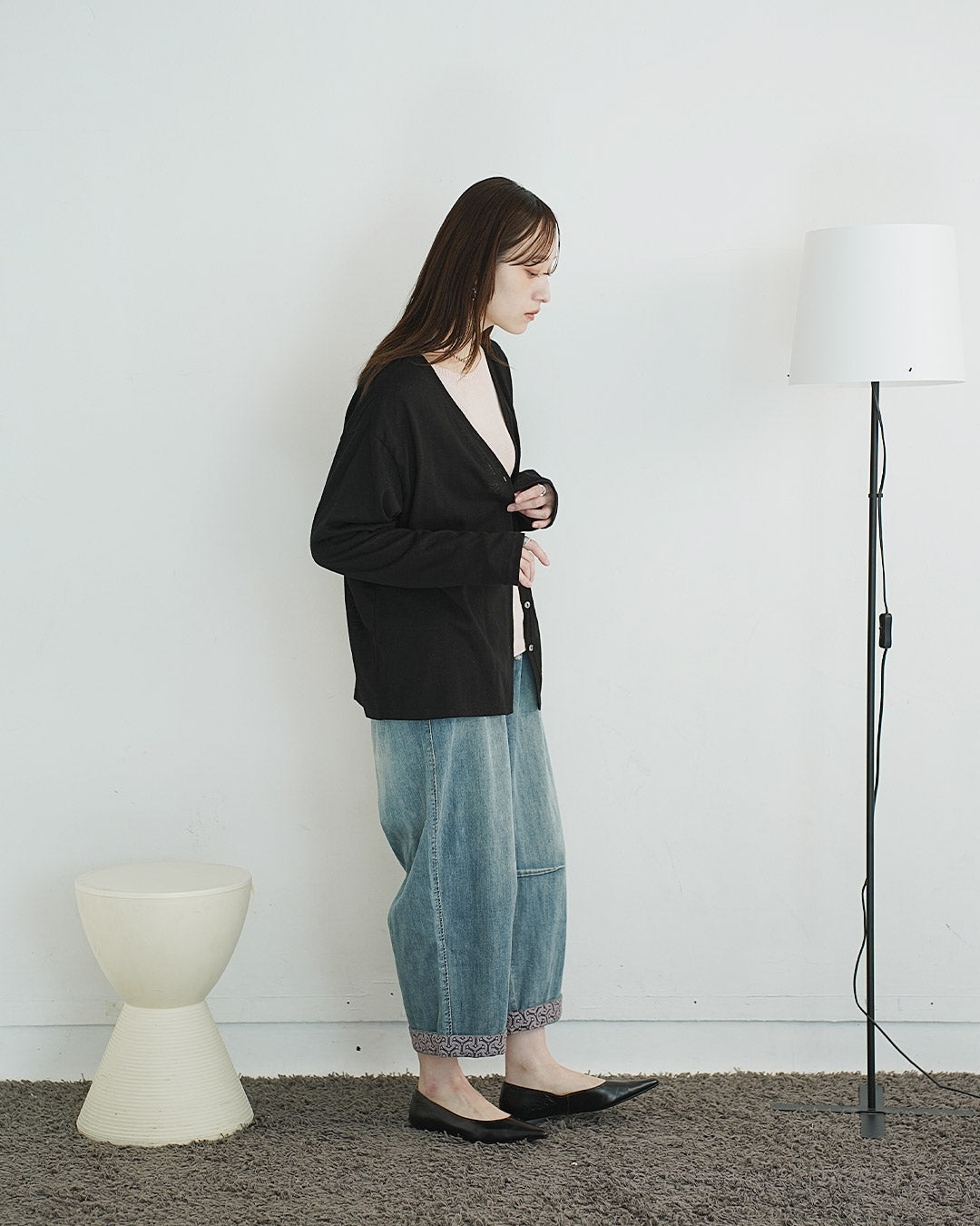 どんな季節でも重宝する！綿スラブカーデ