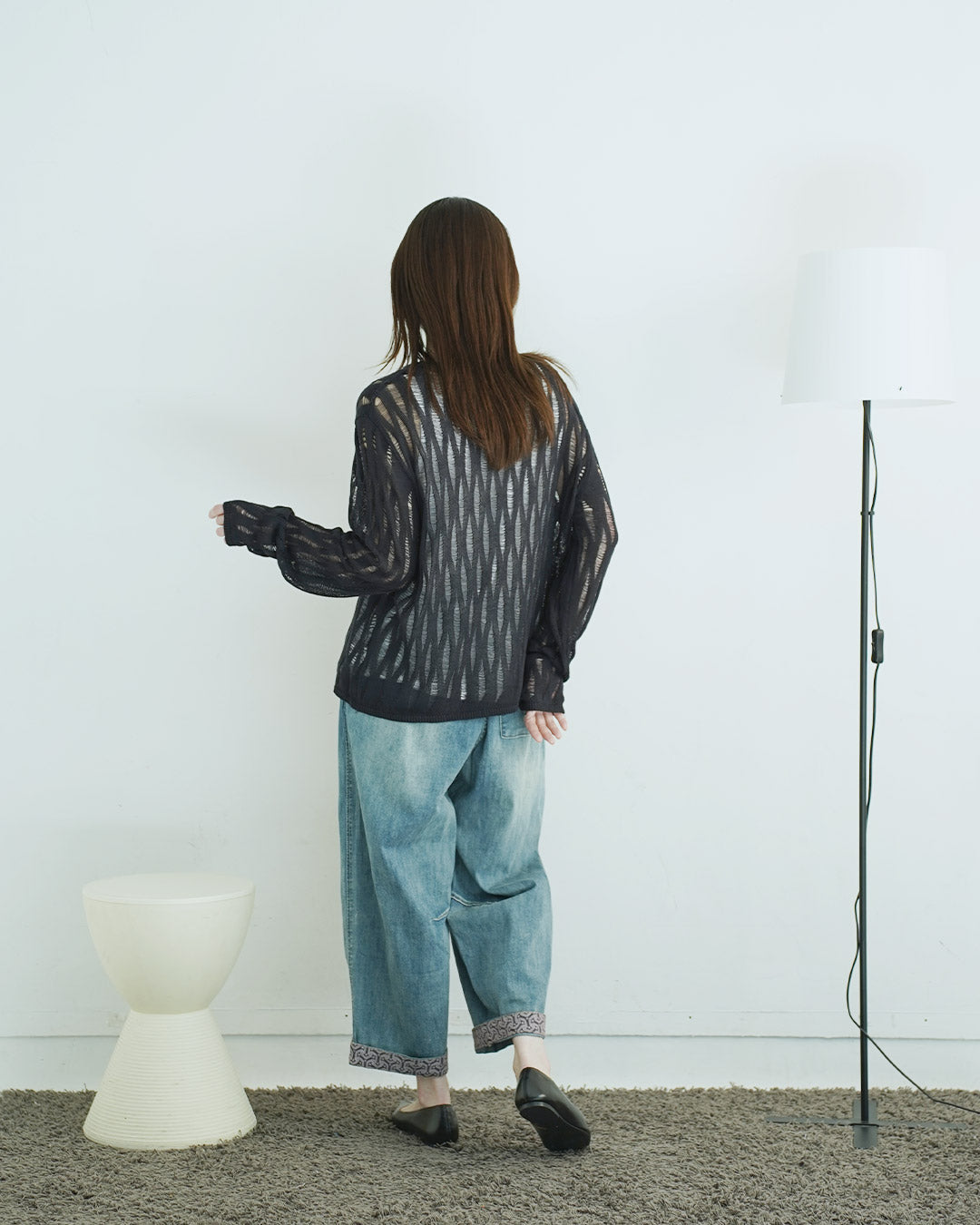 メッシュ編みクールネックニット