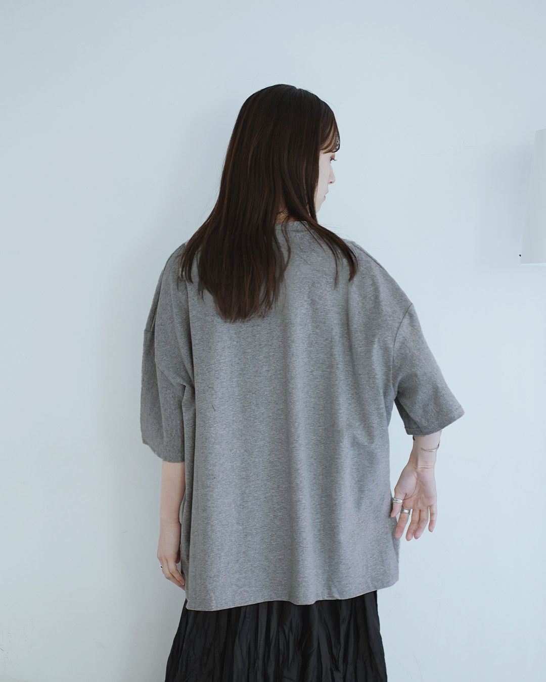 クールネックコットンプルオーバー
