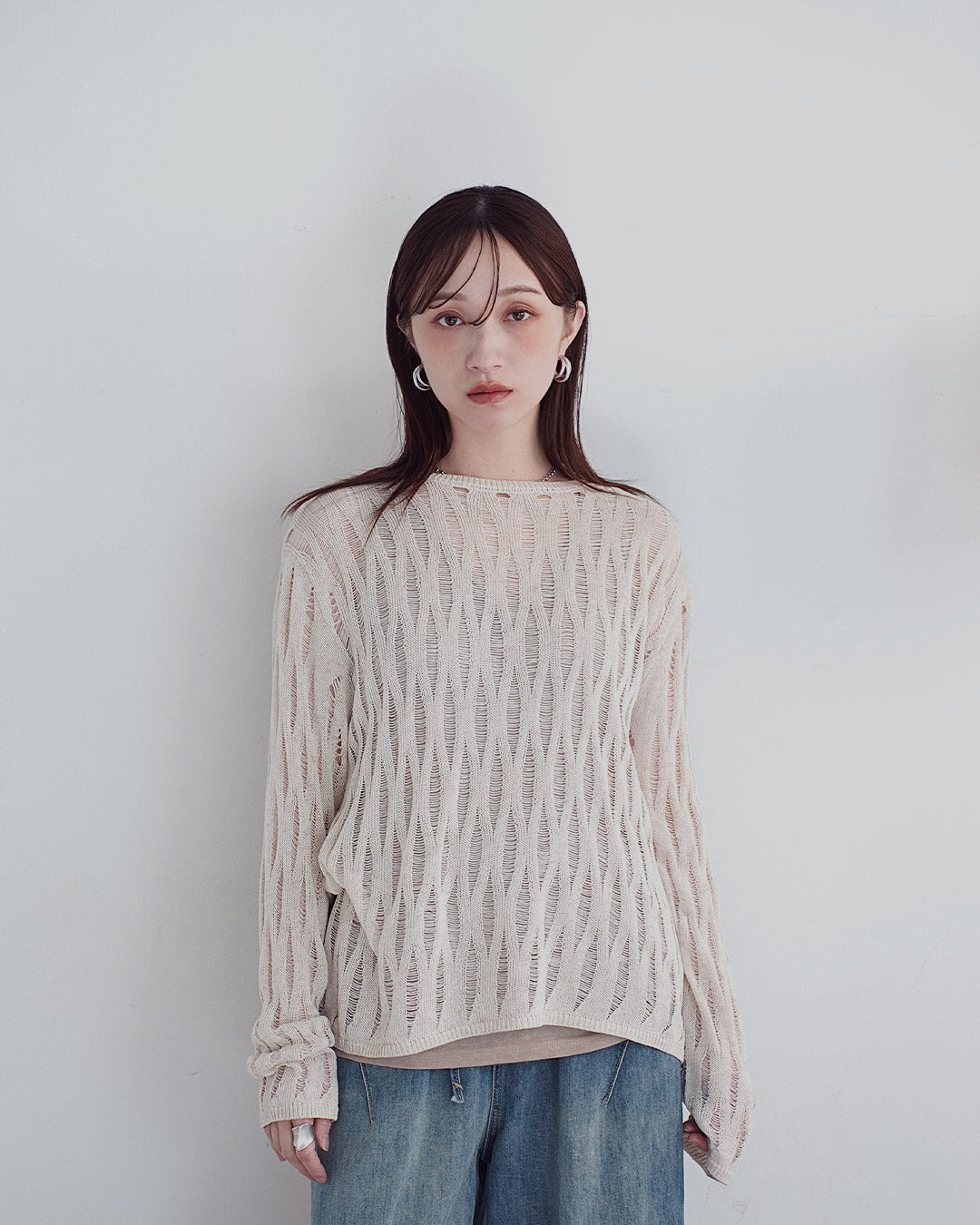 メッシュ編みクールネックニット