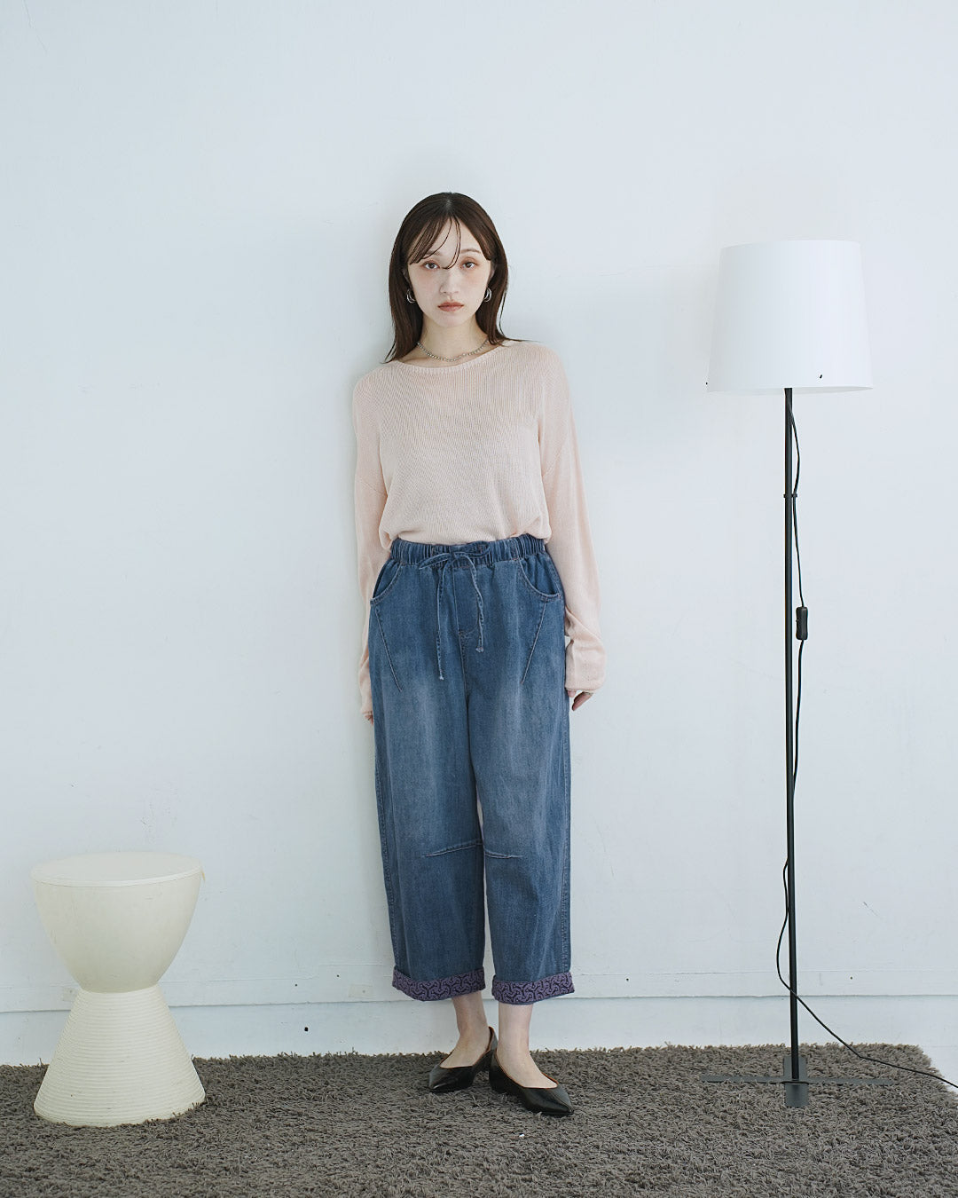 裾ワンポイントゆったりデニムパンツ