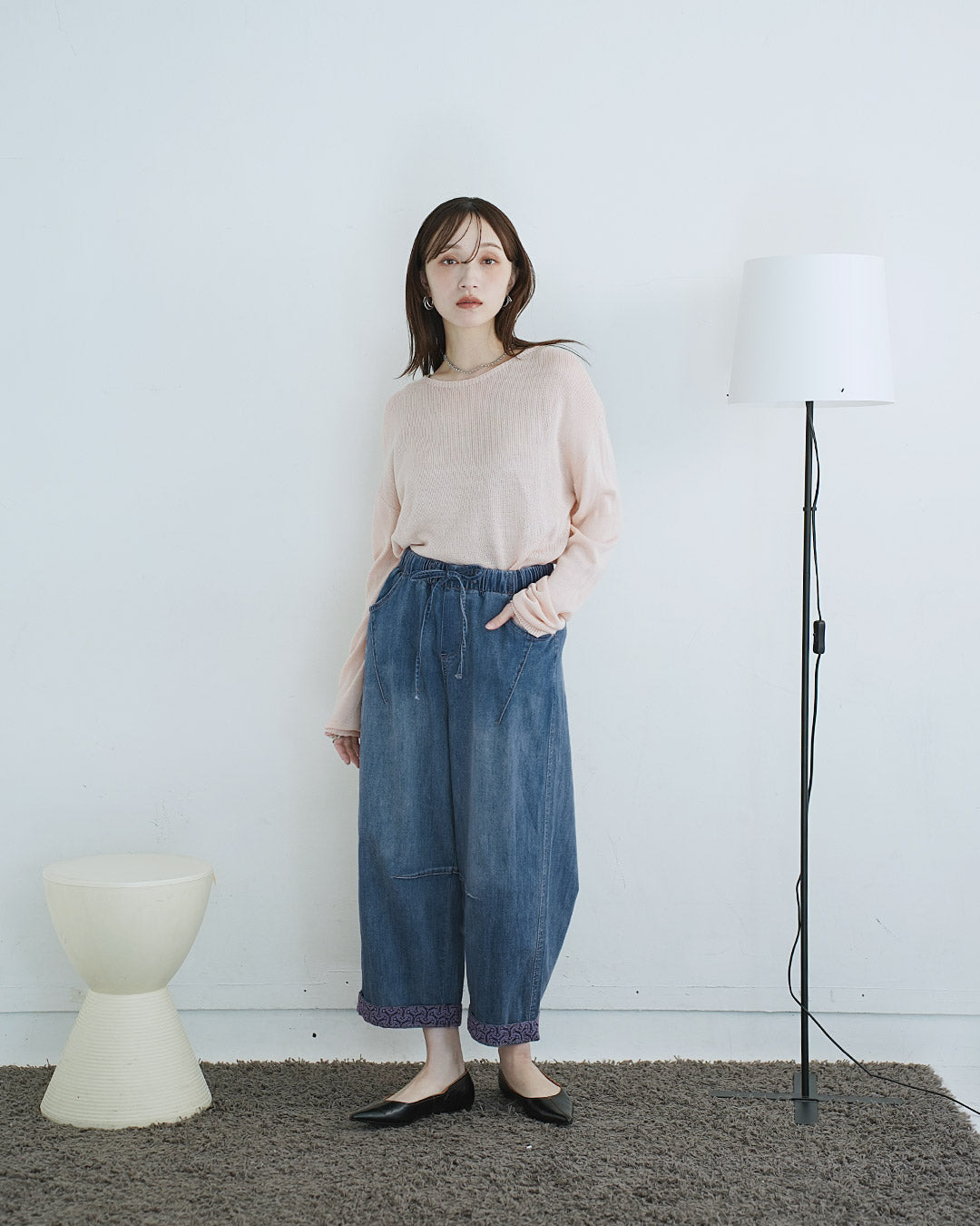 裾ワンポイントゆったりデニムパンツ