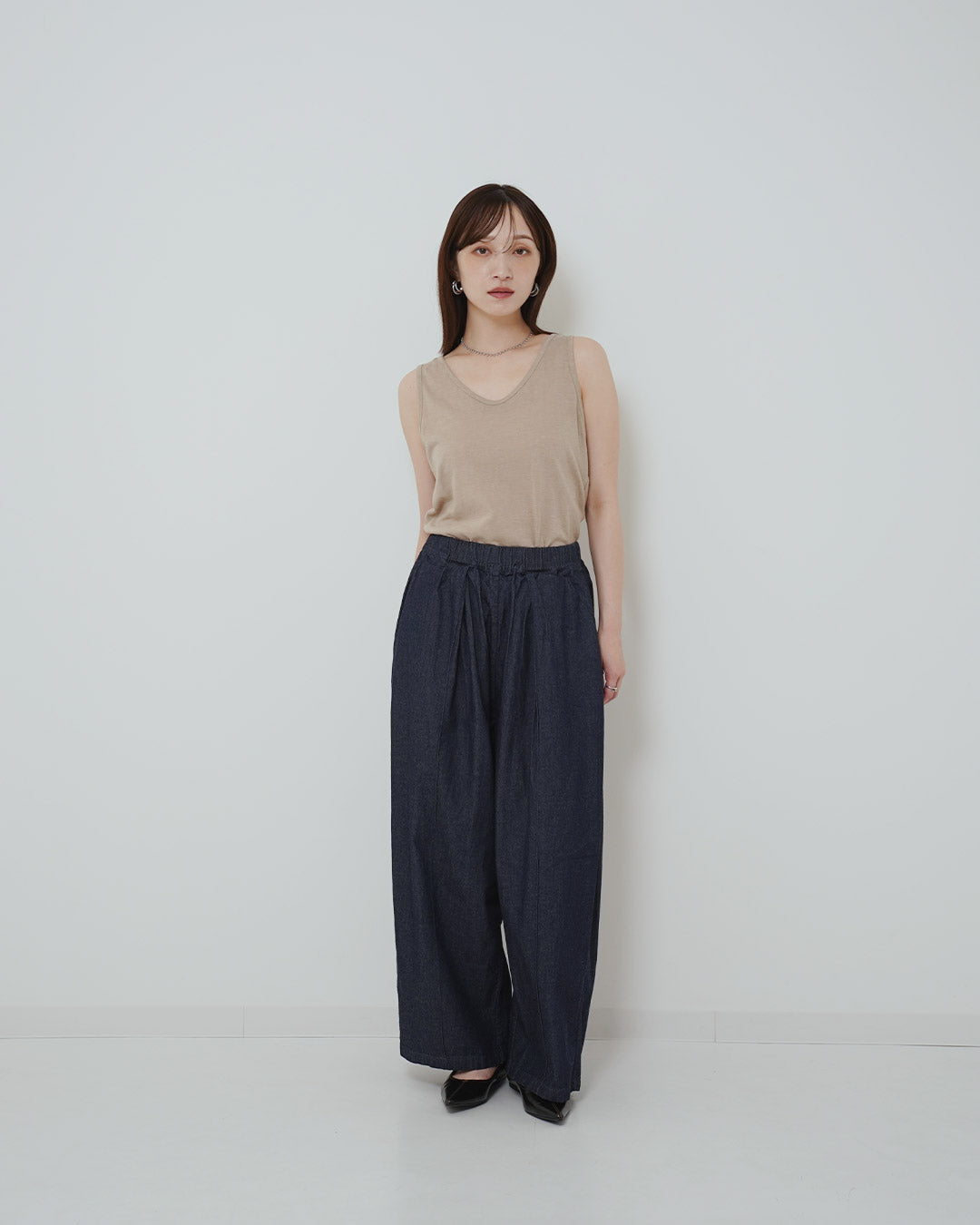 タックワイドデニムパンツ