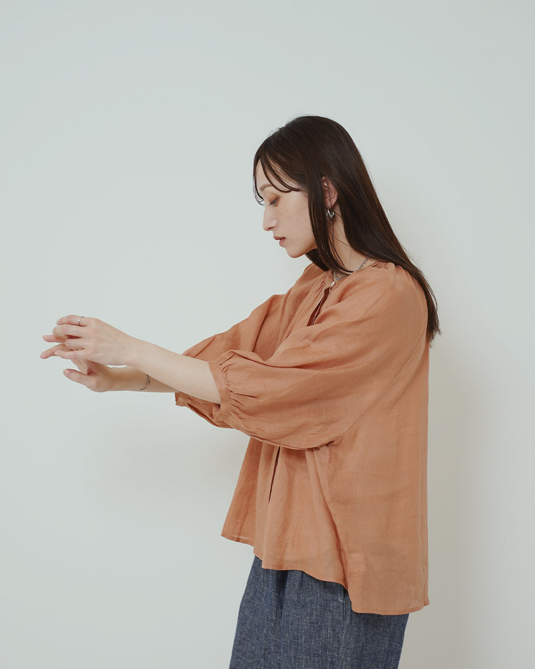 シャーリングエアリーブラウス